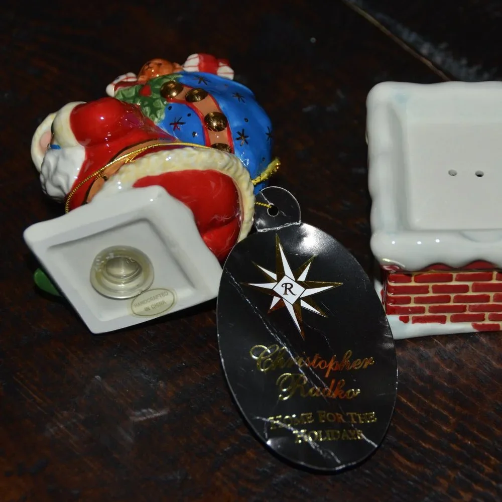 RARE CHRISTOPHER RADKO SANTA UP ON THE CHIMNEY CHRISTMAS SALT PEPPER SHAKER SET
